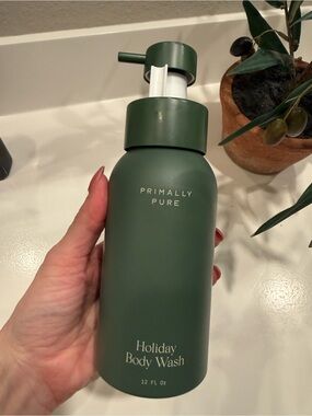 LIMITED EDITION BRAND NEW Primally Pure 12 oz Holiday Body Wash
